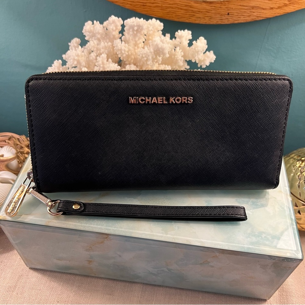MICHAEL KORS Jet Set Travel Continental Leather Wallet / Wristlet